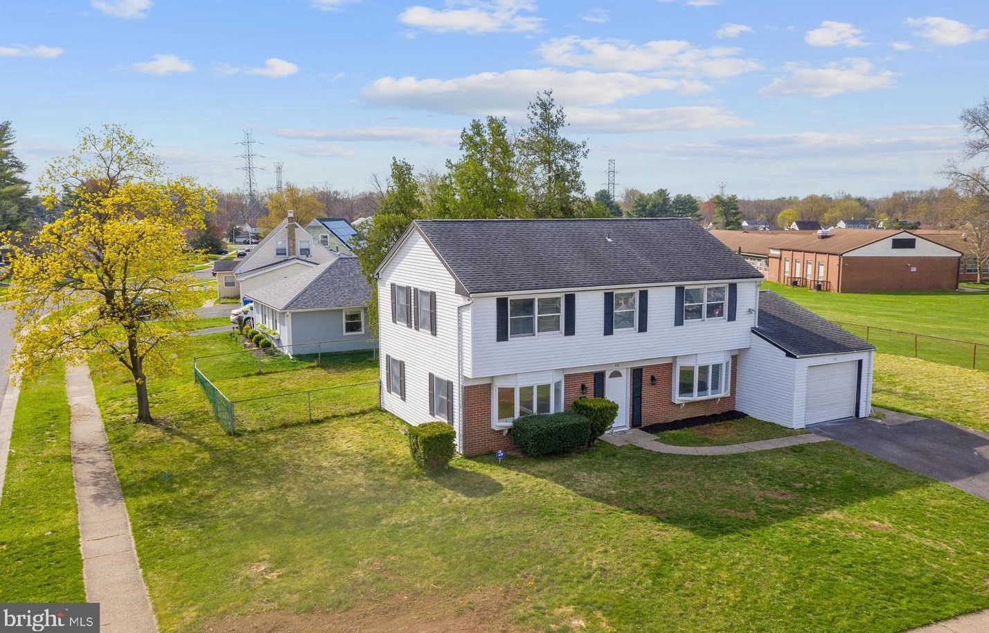 112 Hampshire Ln, Willingboro, NJ 08046