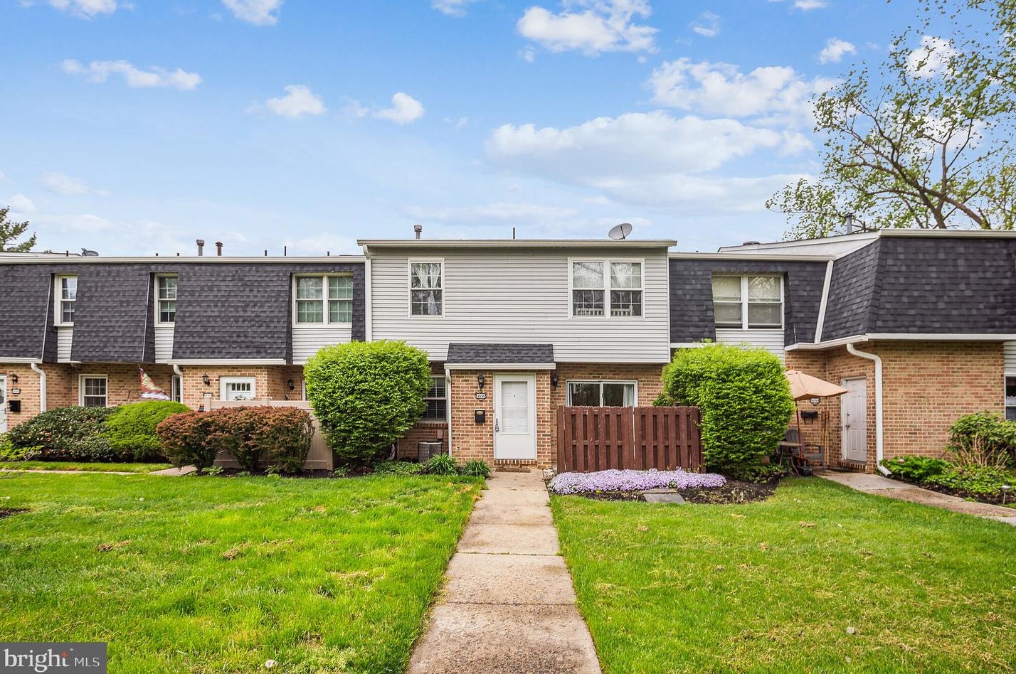 3056 Harbour Dr, Palmyra, NJ 08065