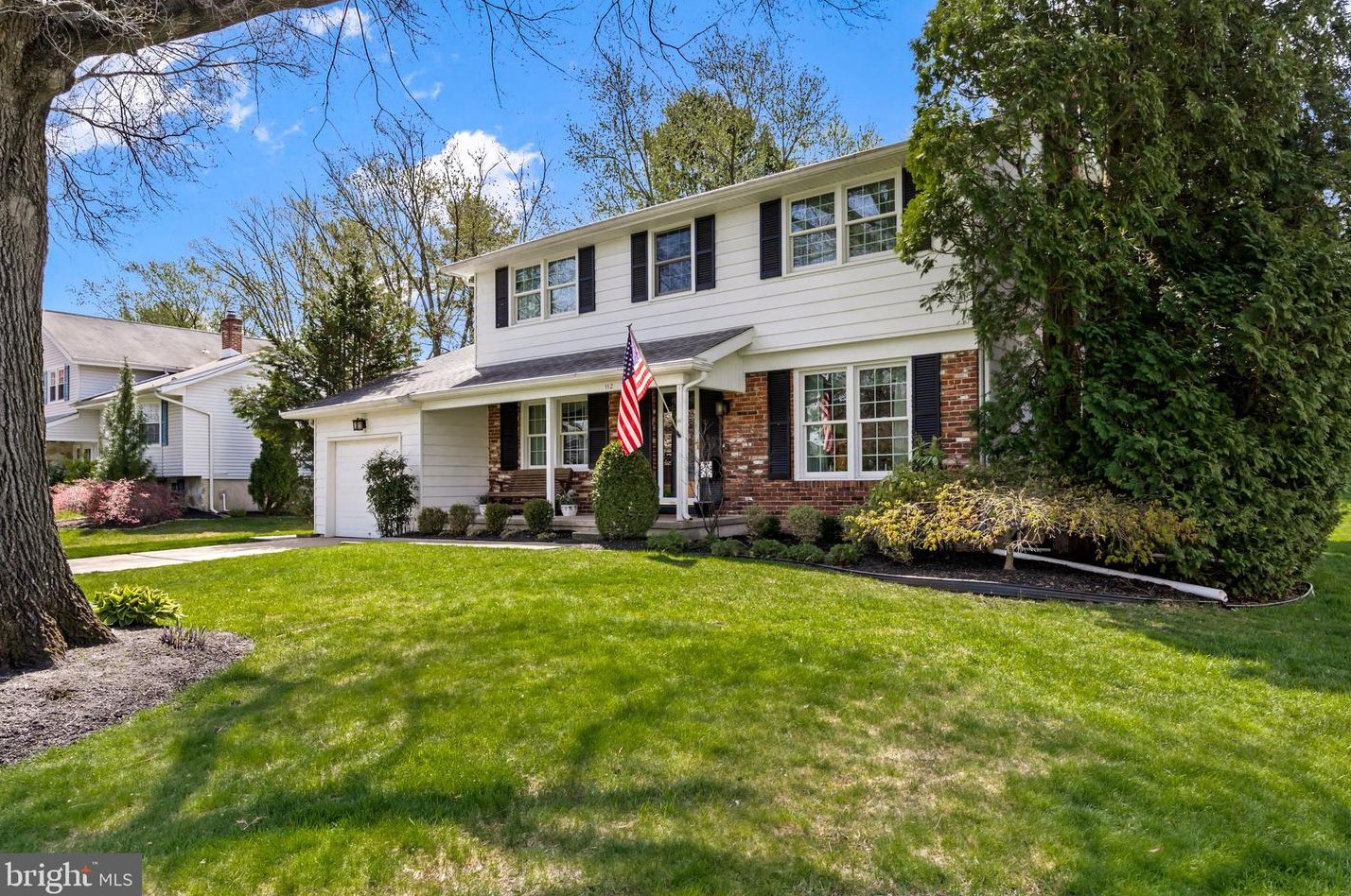 112 S St Andrews Dr, Mount Laurel, NJ 08054