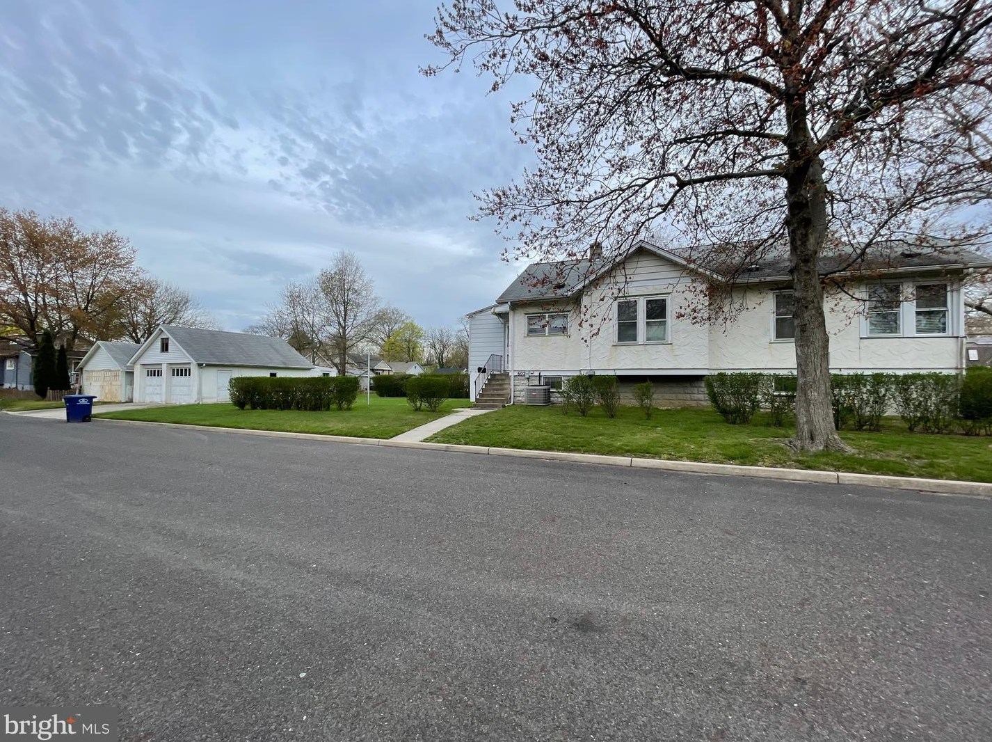 602 N Garfield Ave, Moorestown, NJ 08057