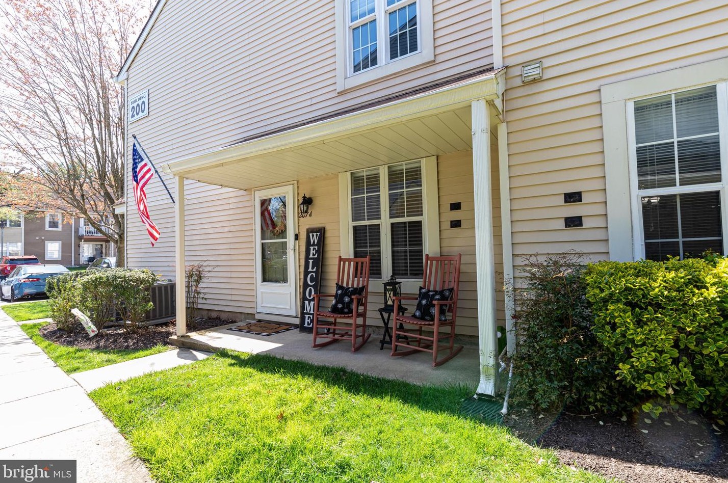 207 Ralston Dr, Mount Laurel, NJ 08054