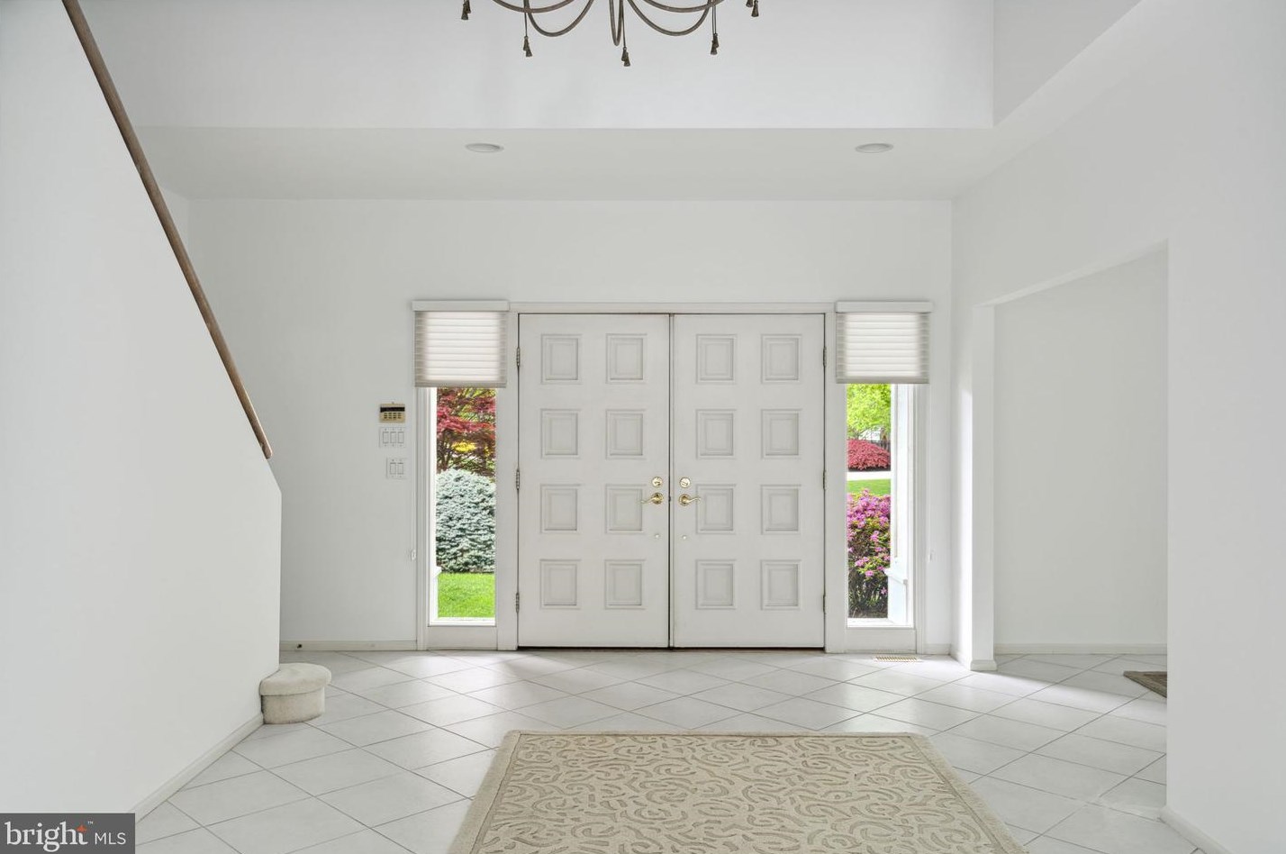 1 Quail Ct, Mount Laurel, NJ 08054