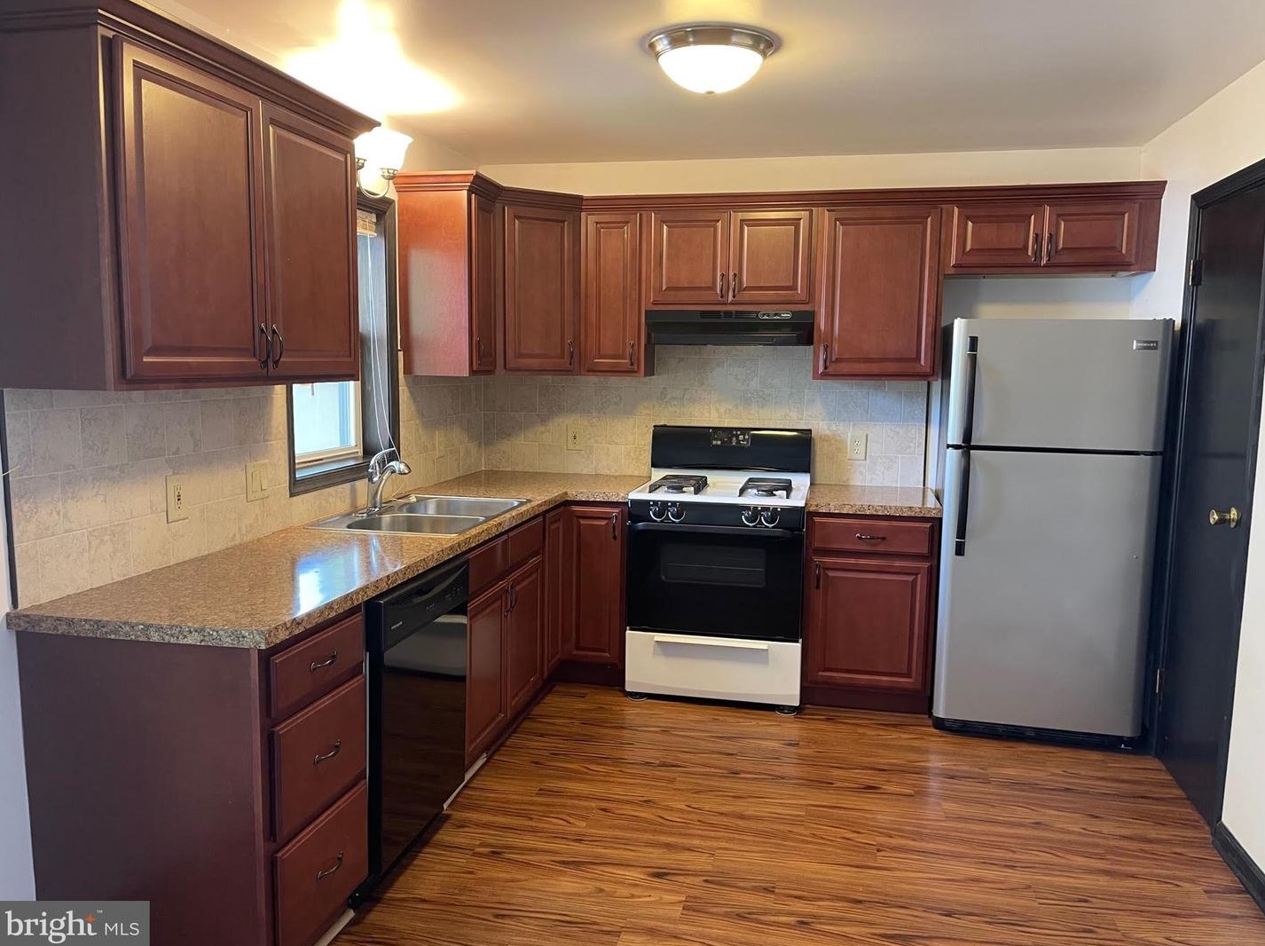 16 W 3rd St, Moorestown, NJ 08057