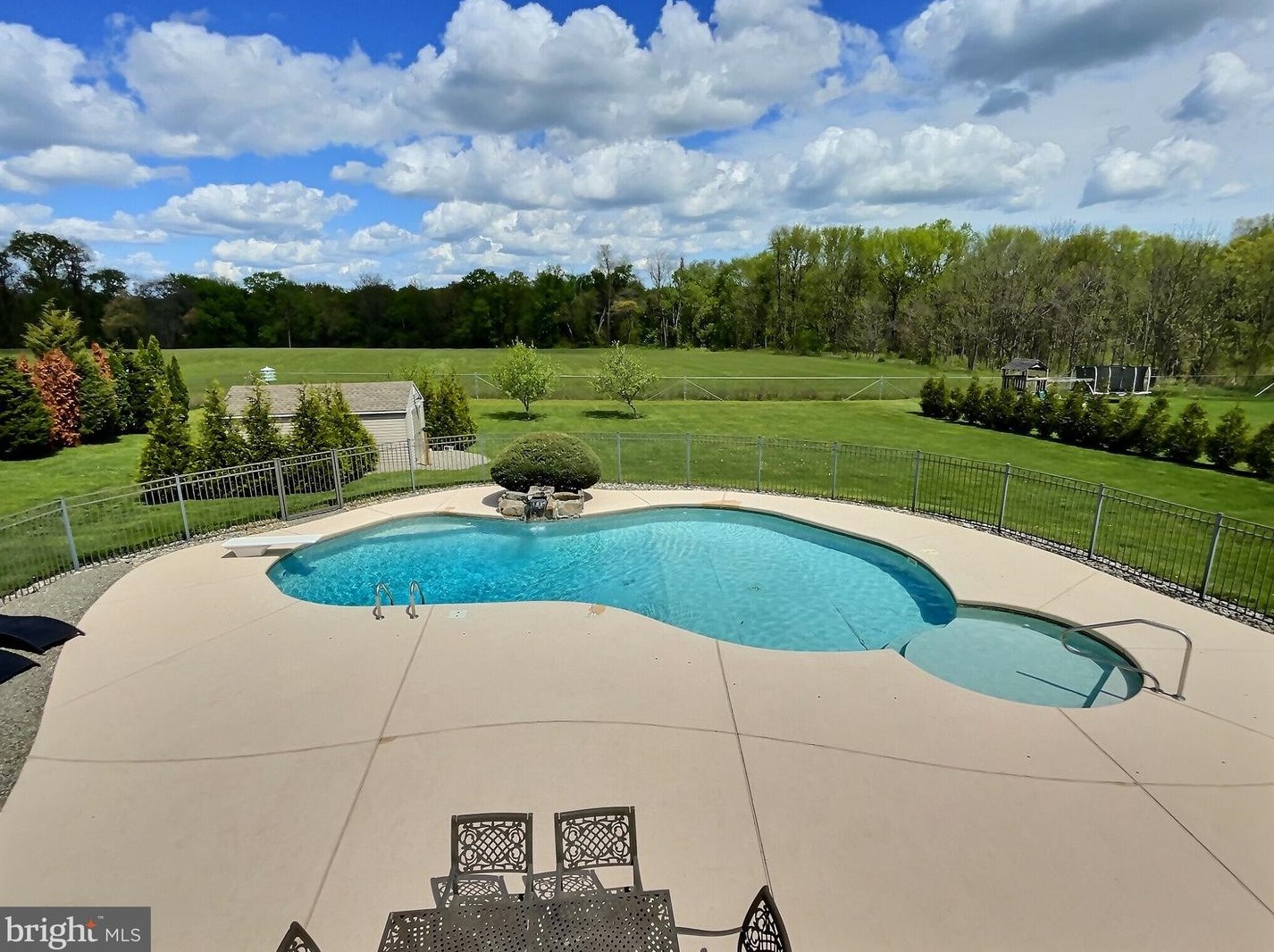 44 Waverly Dr, Columbus, NJ 08022