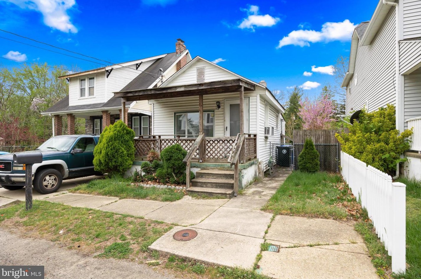 1611 Adams St, Riverton, NJ 08077