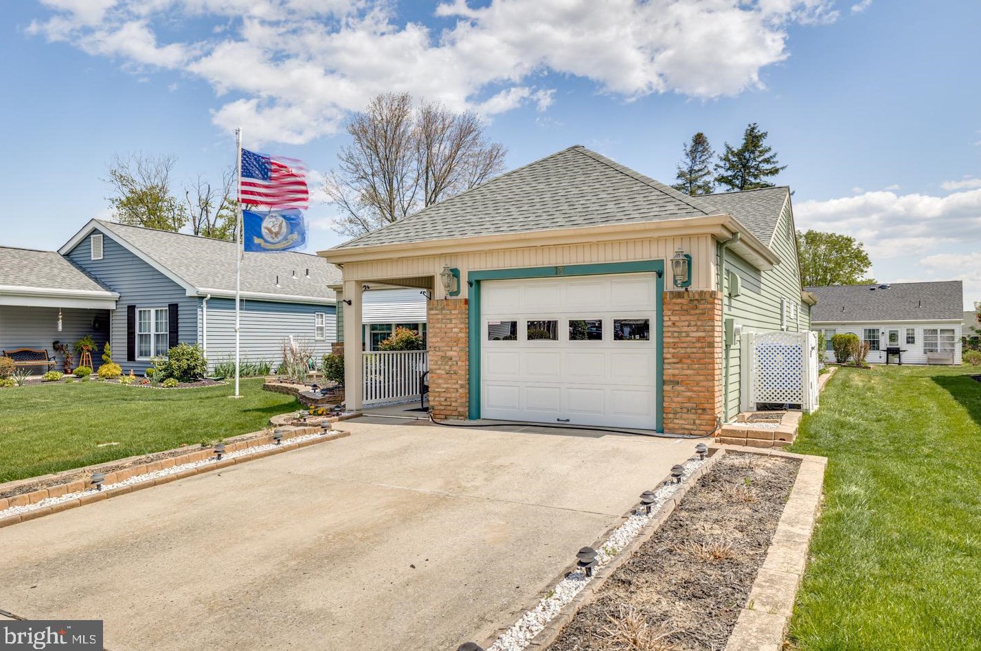 13 Westminster Dr, Southampton, NJ 08088-1020