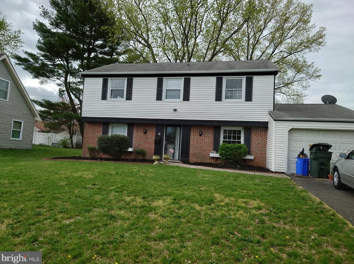 30 Peachfield Ln, Willingboro, NJ 08046