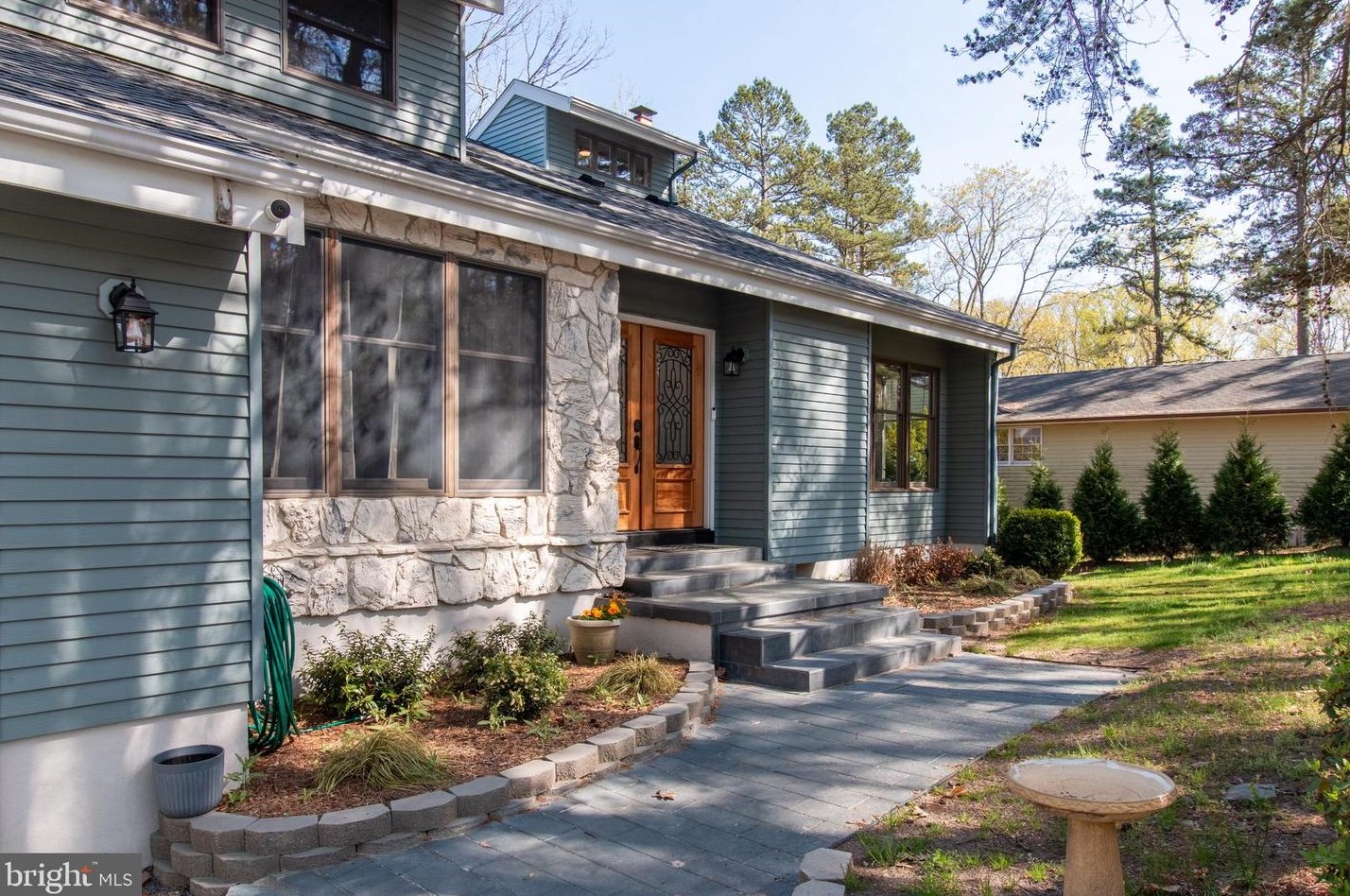 62 Summit Dr, Southampton, NJ 08088