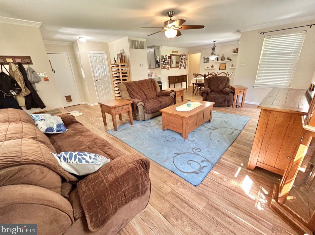 6 Bretshire Ct, Medford, NJ 08055-9366