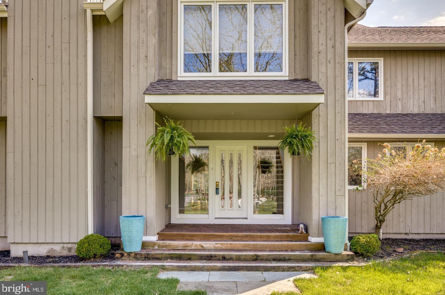 2 Persimmon Ct, Medford, NJ 08055
