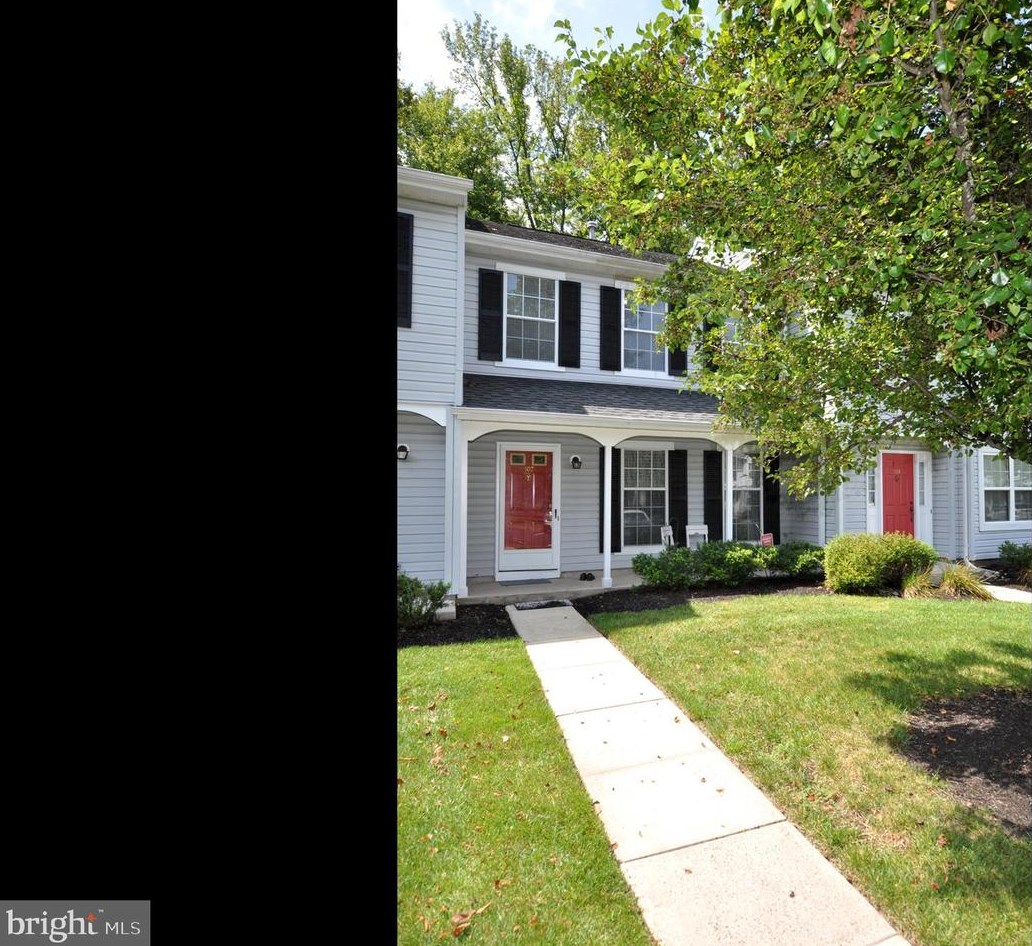 107 Whisper Ct, Burlington, NJ 08016