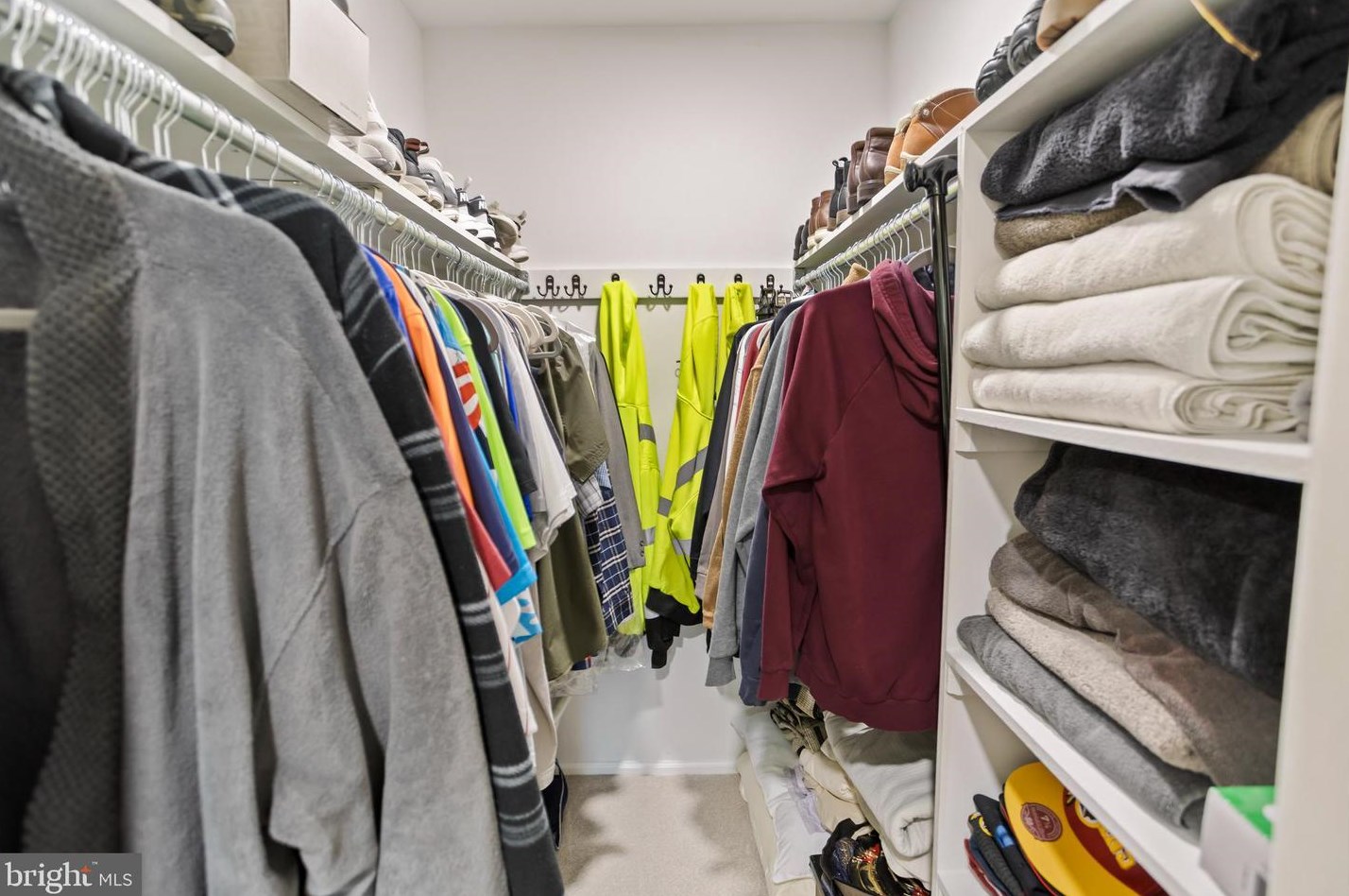 226 Thornwood Dr, Mount Laurel NJ  08054-1812 exterior