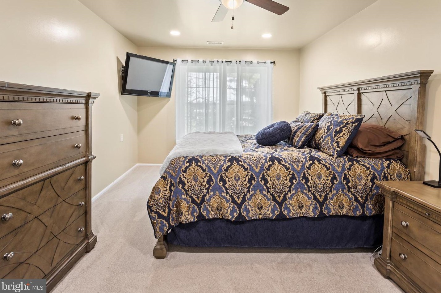 226 Thornwood Dr, Mount Laurel NJ  08054-1812 exterior