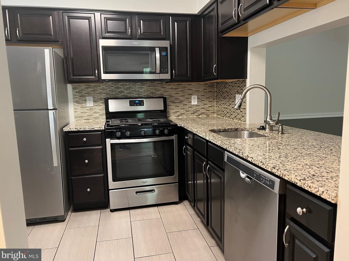 1605 Saxony Dr, Mount Laurel NJ  08054-1887 exterior