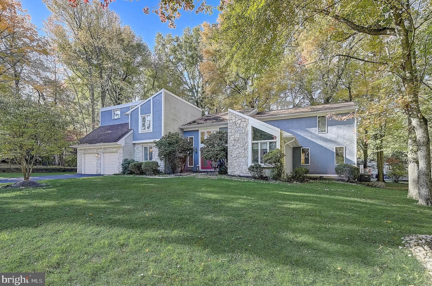 111 Bentley Dr, Mount Laurel NJ  08054-4502 exterior