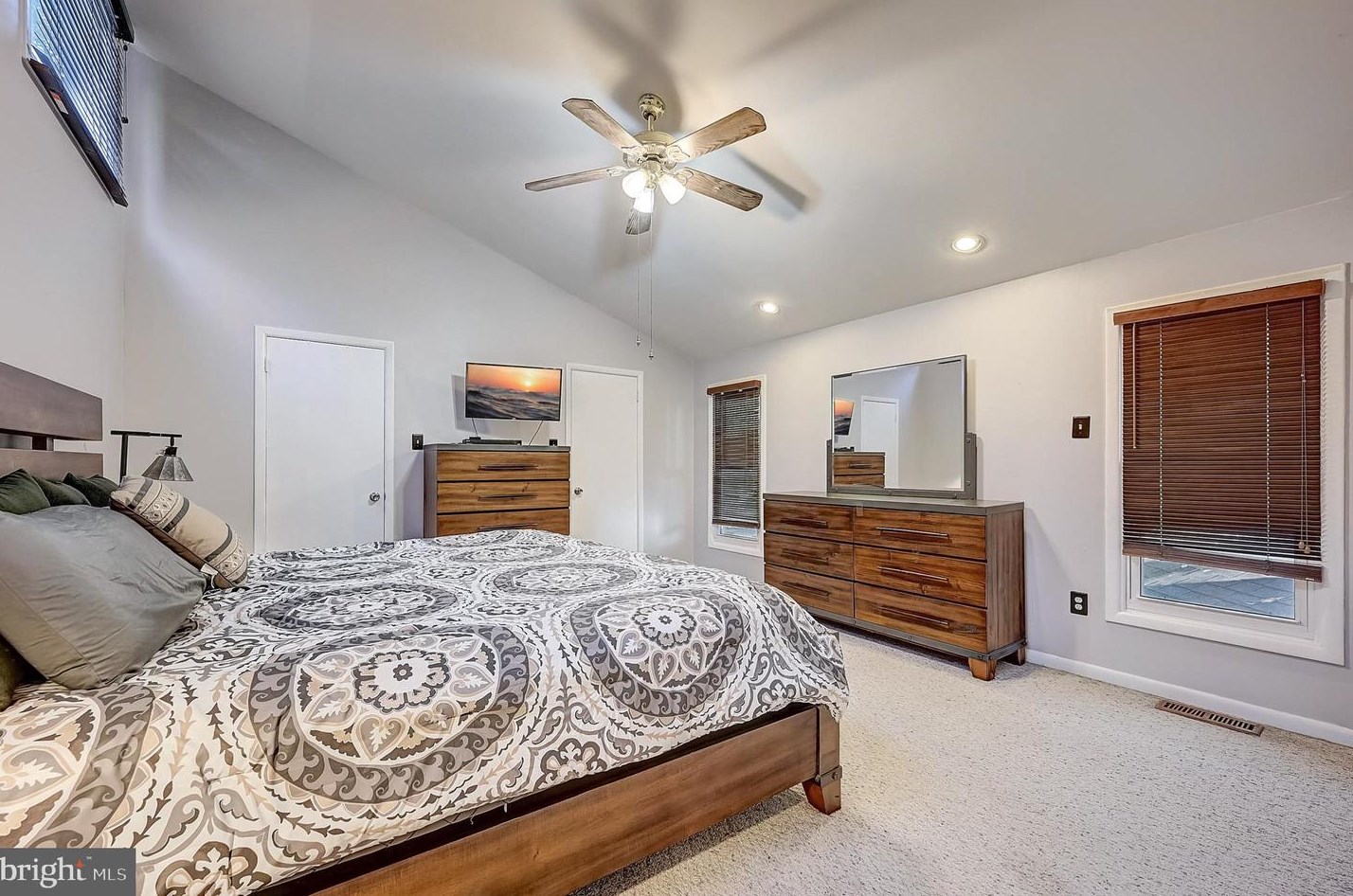 111 Bentley Dr, Mount Laurel NJ  08054-4502 exterior