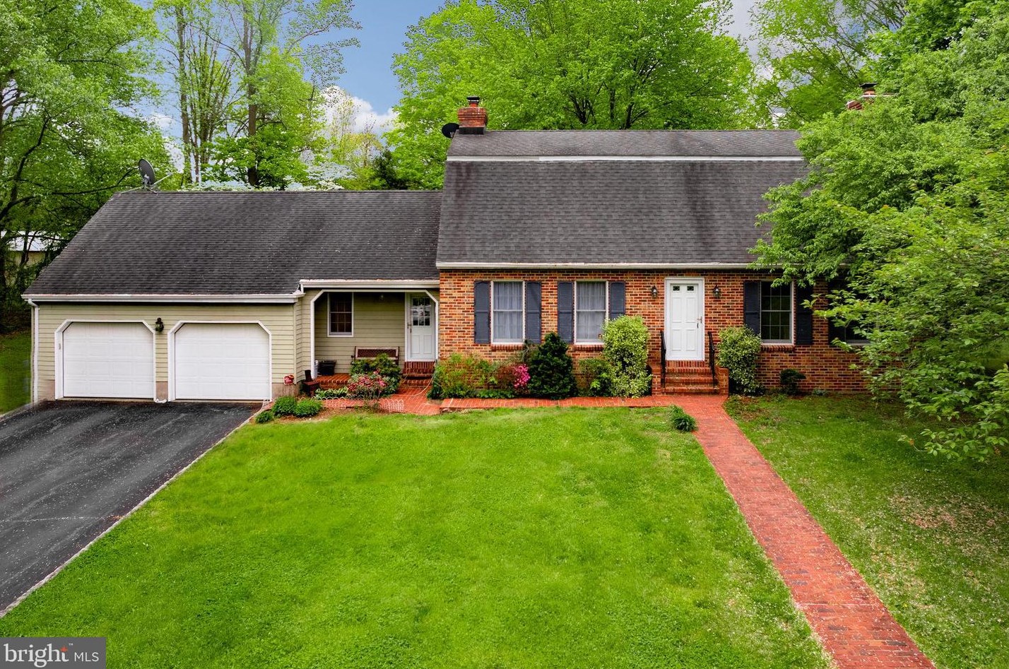 262 Juliustown Rd, Columbus, NJ 08022