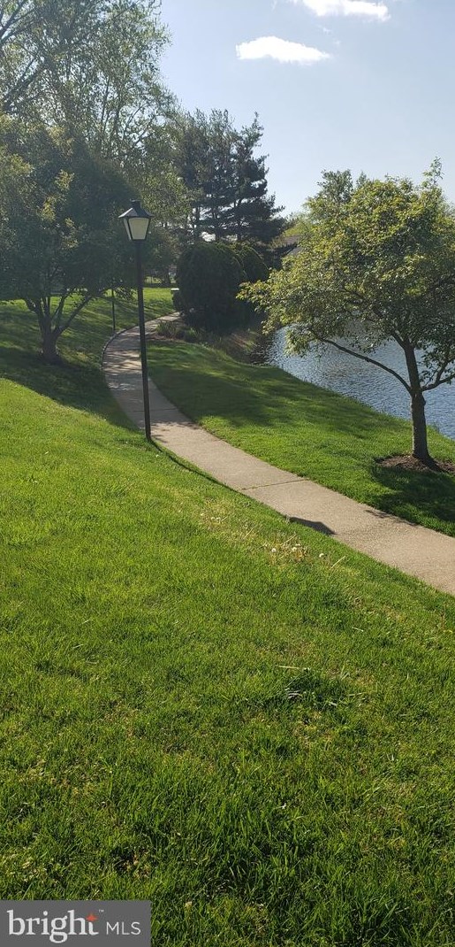 30 Daisy Ln, Mount Laurel NJ  08054-2514 exterior