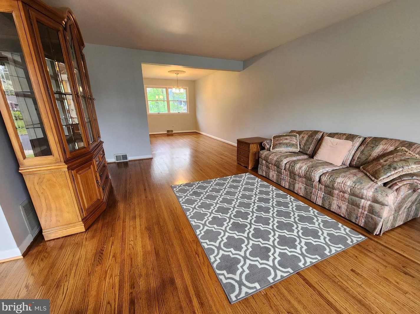 2145 Laurel Dr, Riverton, NJ 08077