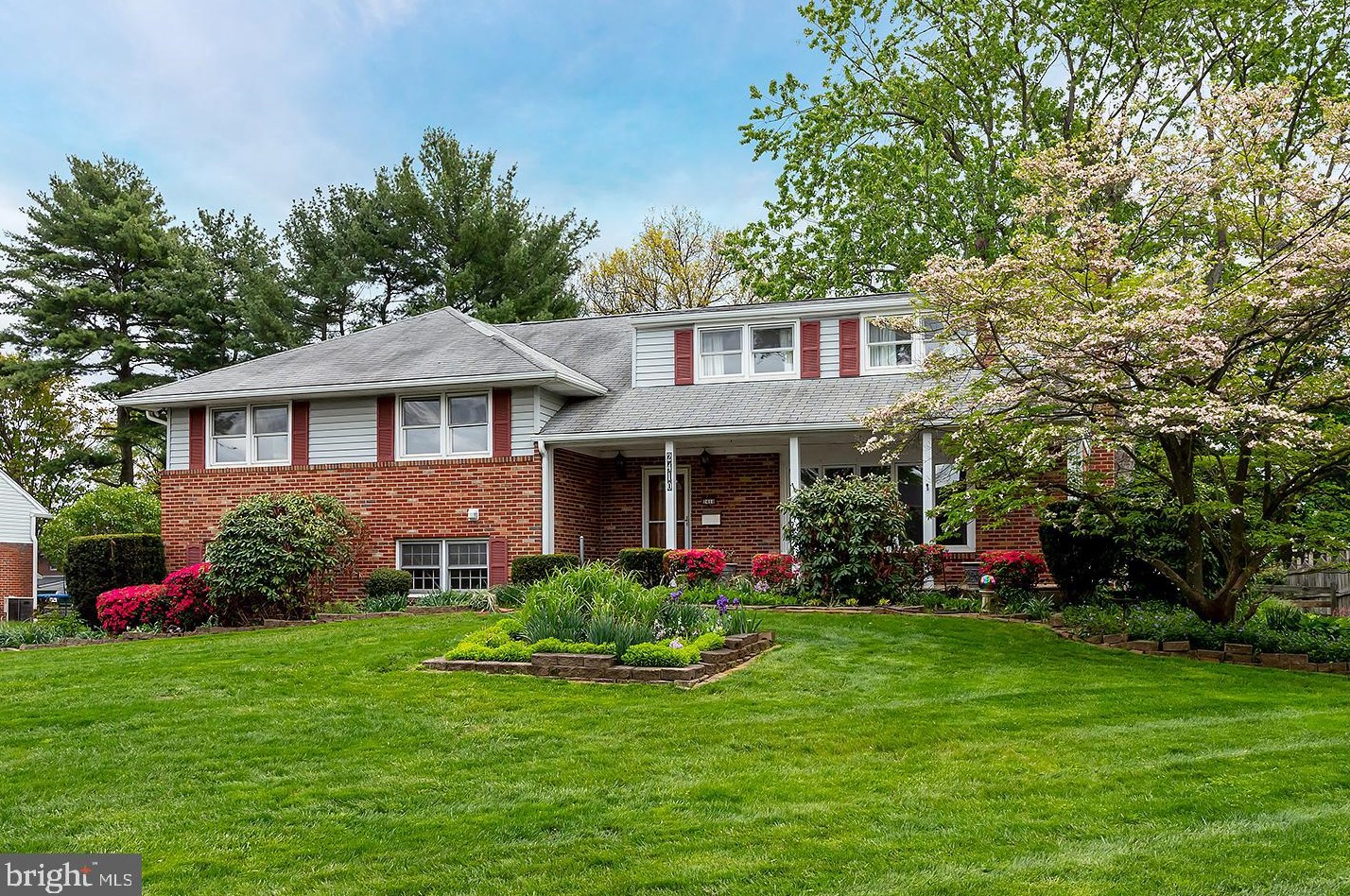 2410 Laurel Dr, Riverton, NJ 08077
