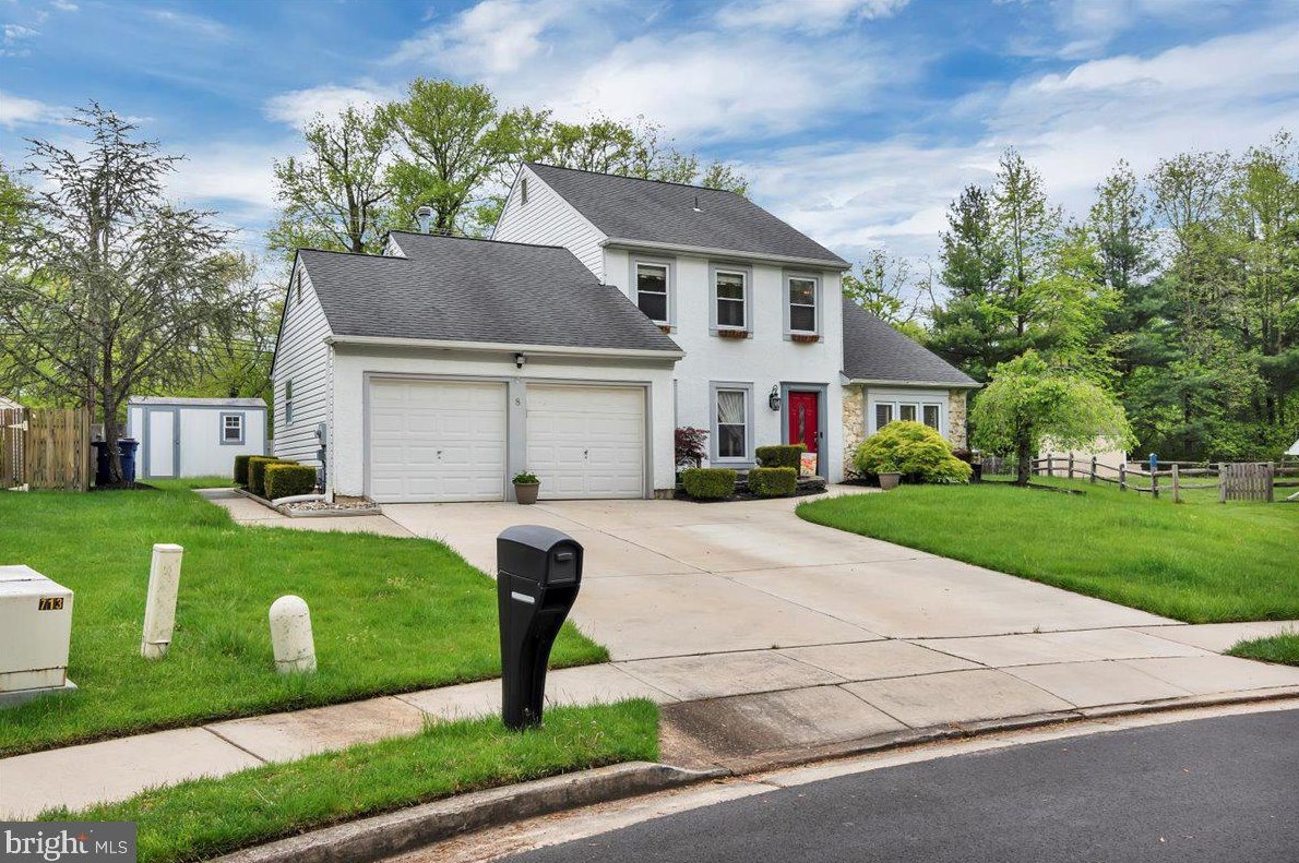 8 Whitechapel Ct, Mount Laurel, NJ 08054