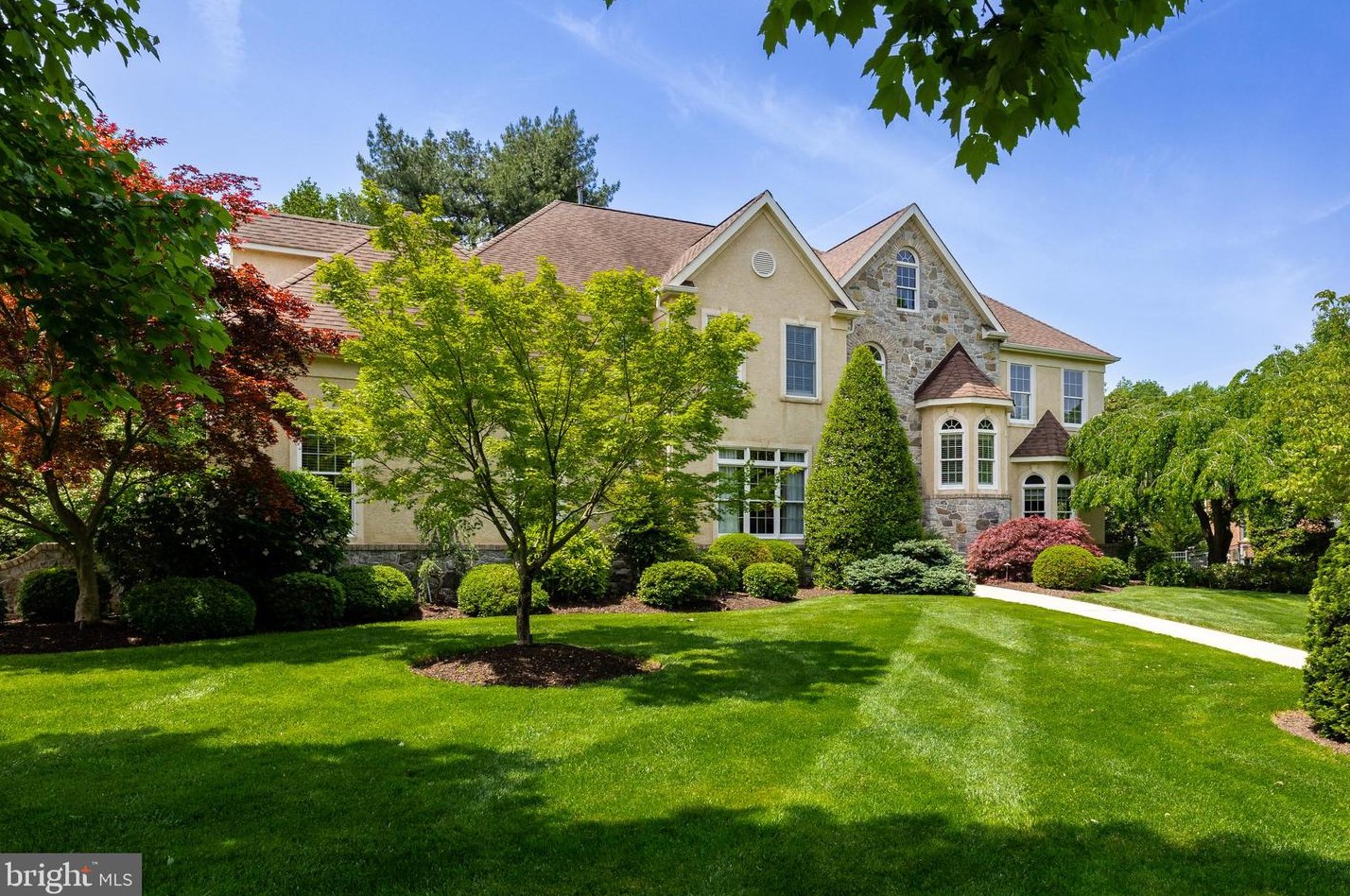 129 Pheasant Field Ln, Moorestown, NJ 08057