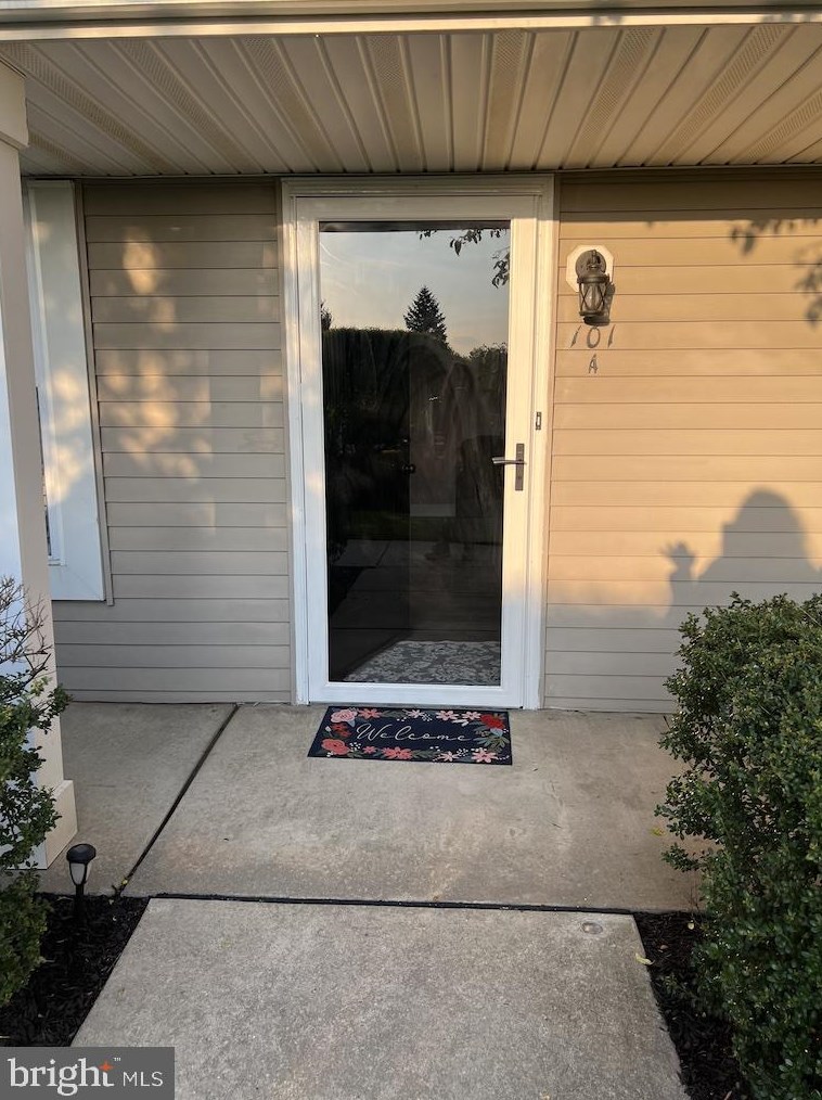101 Saxony Dr, Mount Laurel, NJ 08054