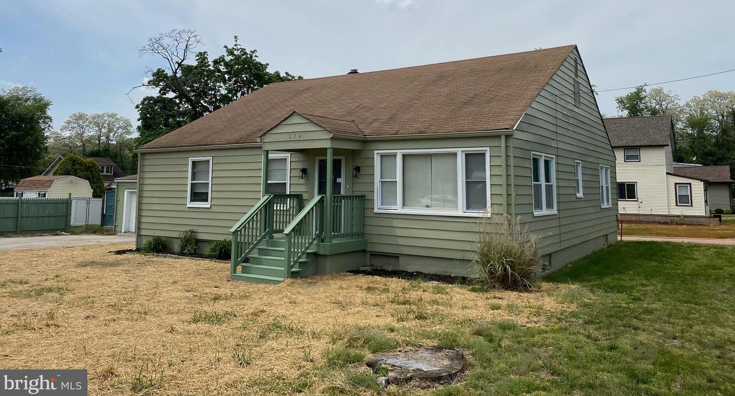 579 Hamilton Ave, Roebling, NJ 08554