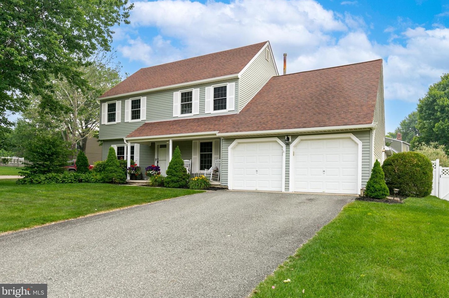 122 Hickory Ln, Medford, NJ 08055-8719