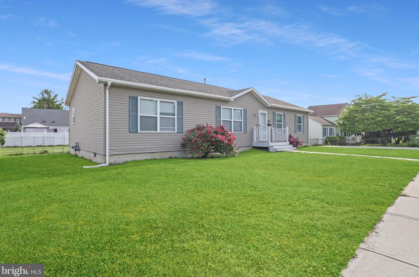 322 W 2nd St, Florence, NJ 08518