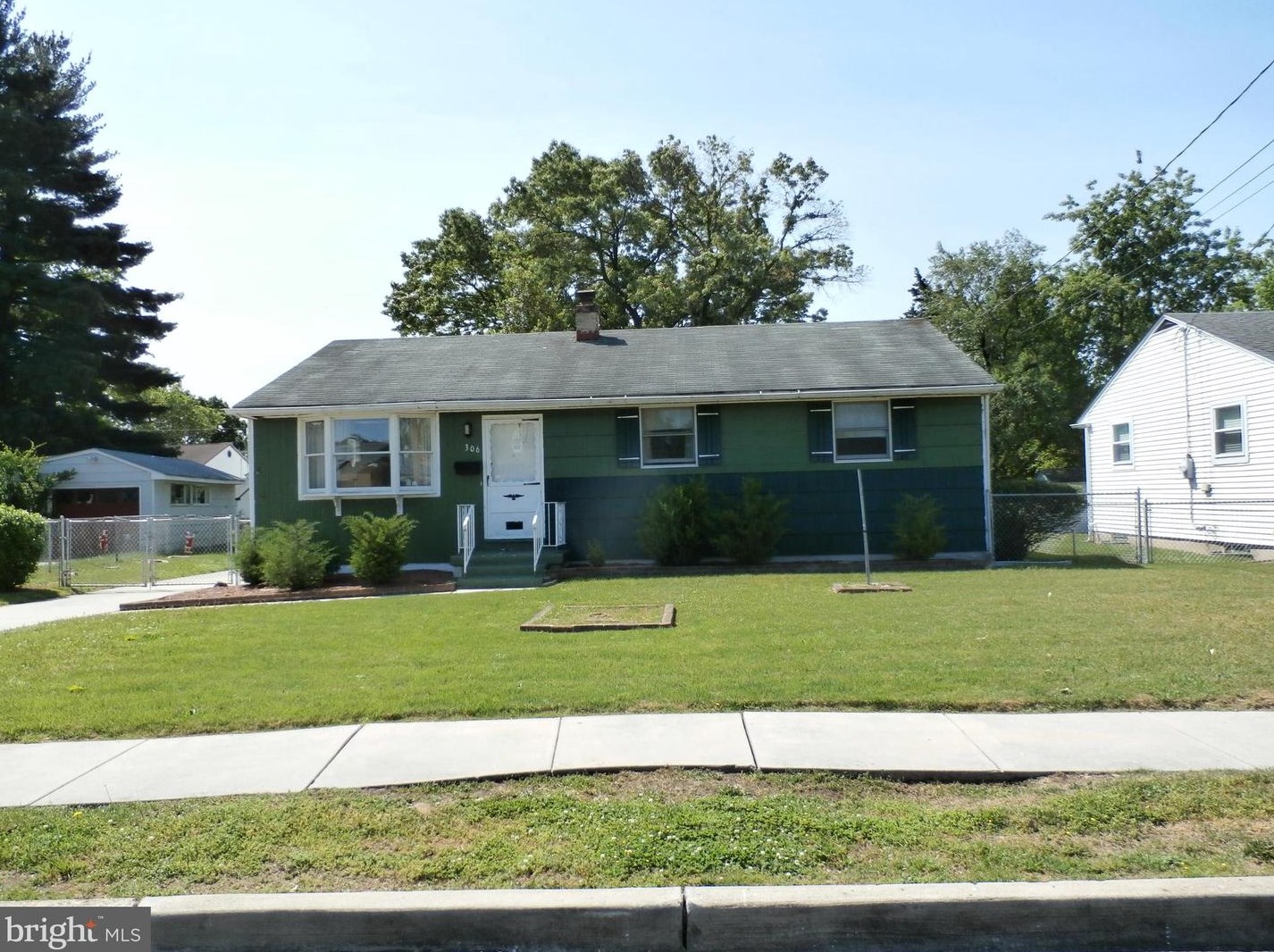 306 W Henry St, Palmyra, NJ 08065