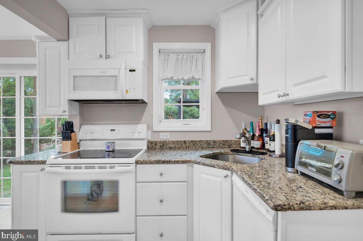 101 Crestmont Ter, Mount Laurel NJ  08054-9711 exterior