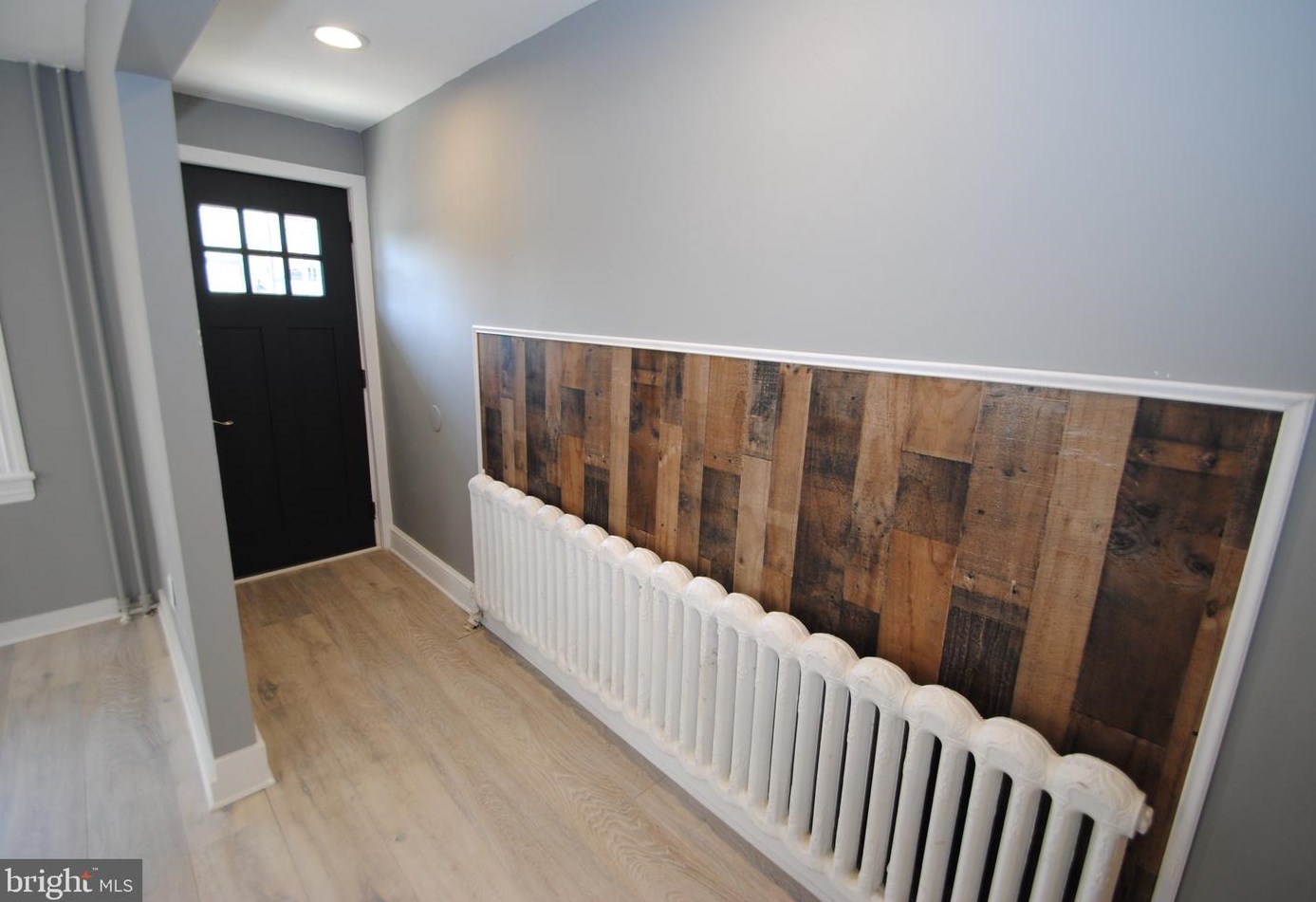 225 Saint Mary St, Burlington, NJ 08016