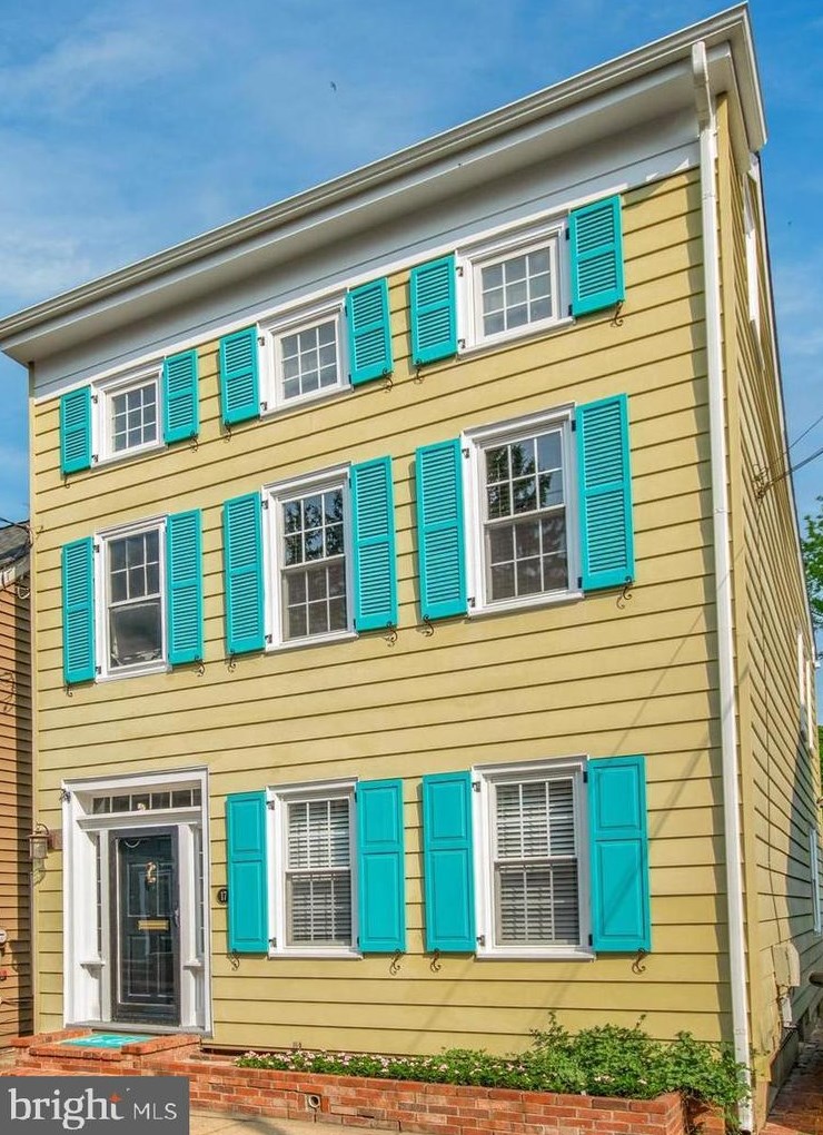 17 Thompson St, Chesterfield, NJ 08505-1323