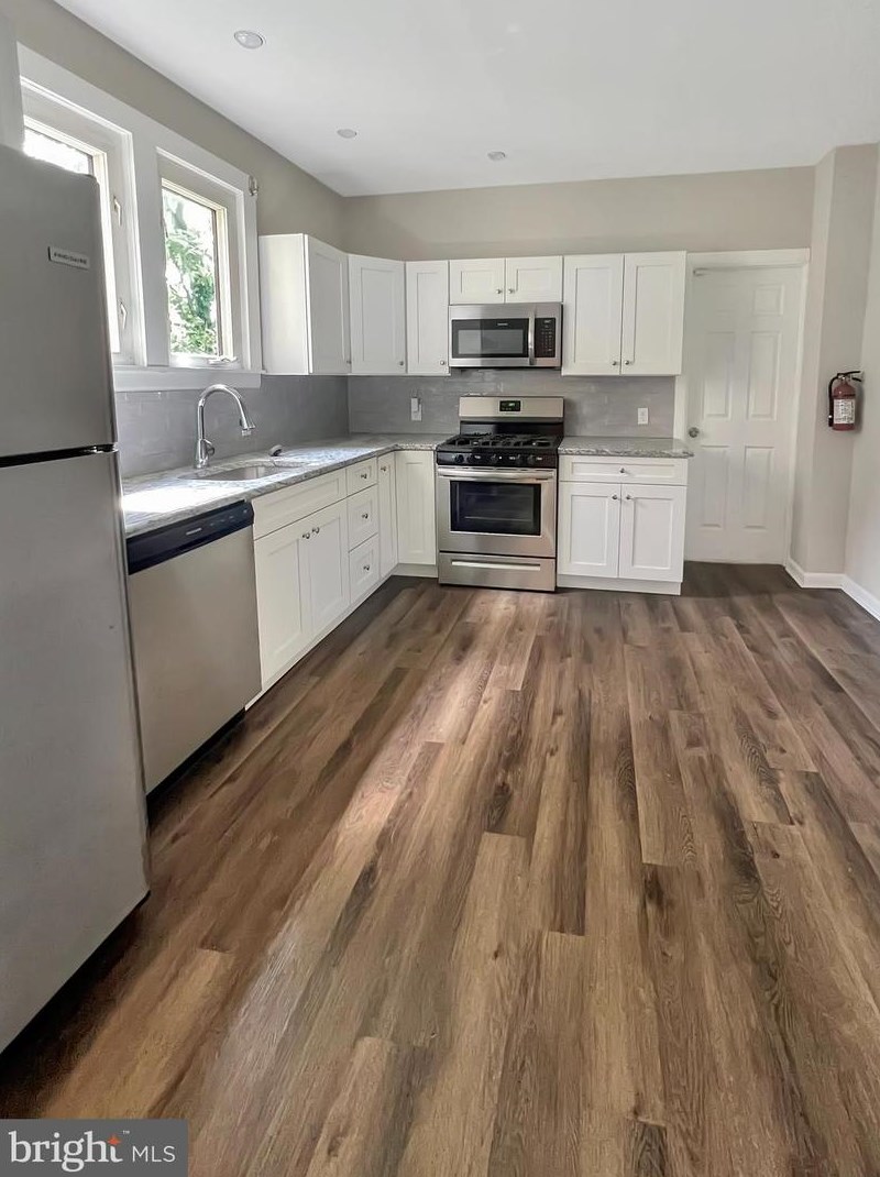 1011 W 4th St, Florence, NJ 08518