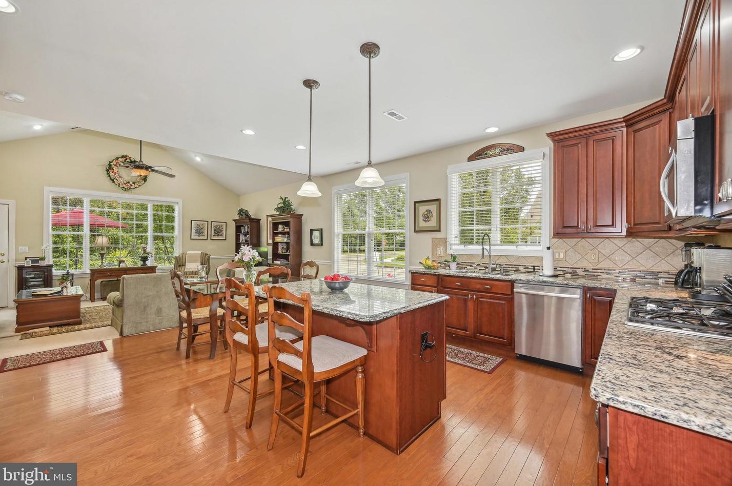 2 Windyknoll Ct, Medford NJ  08055-4006 exterior