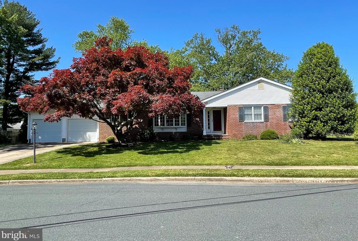 4 Delaware Dr, Chesterfield, NJ 08505-2506