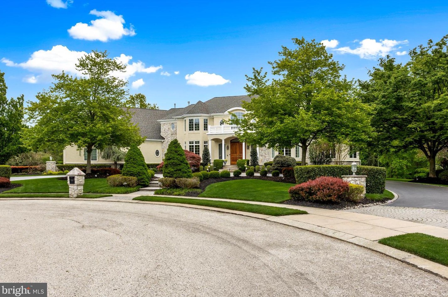 20 Trillium Ln, Mount Laurel, NJ 08054-4735