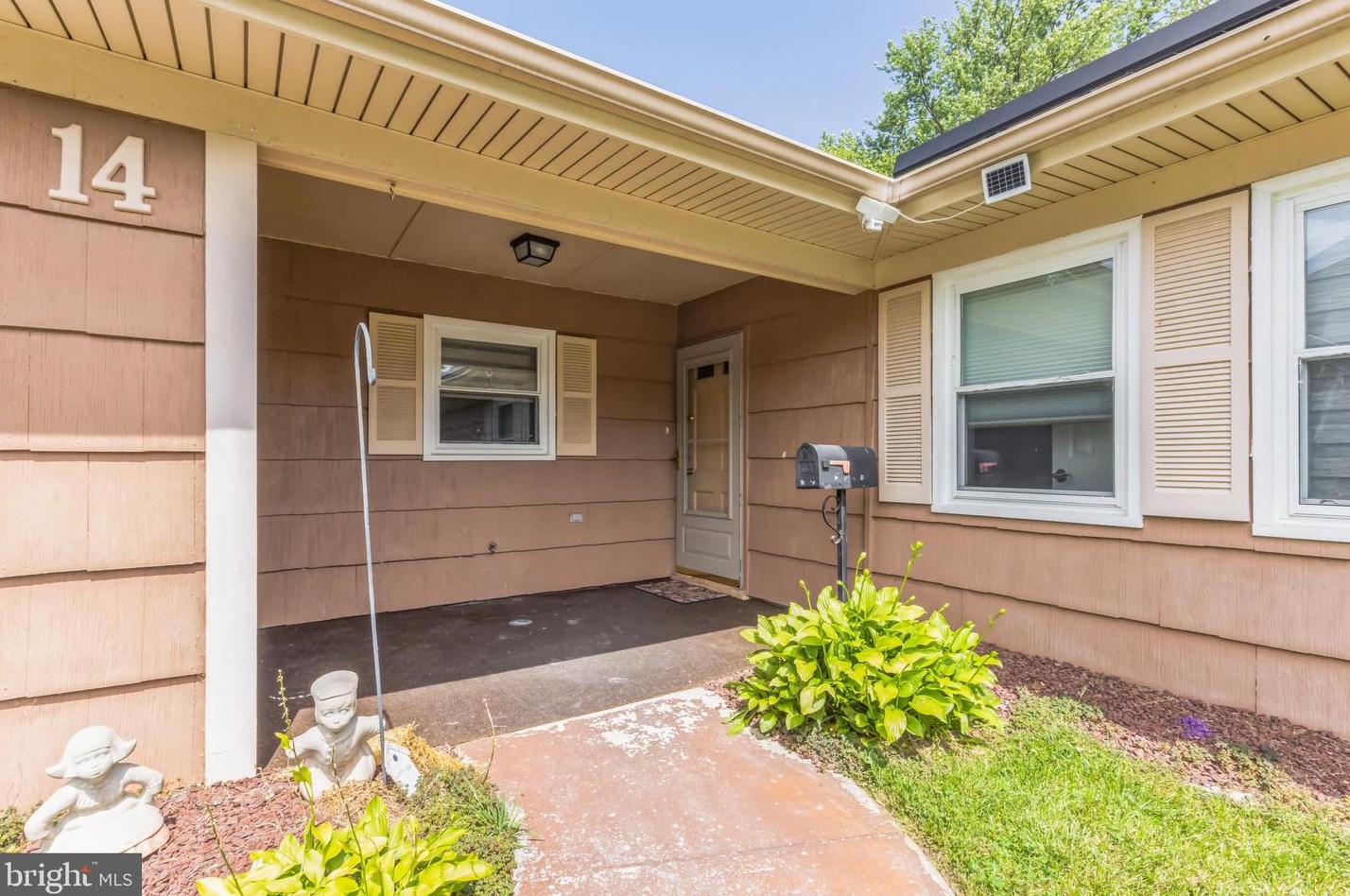 14 Normandy Ln, Willingboro, NJ 08046
