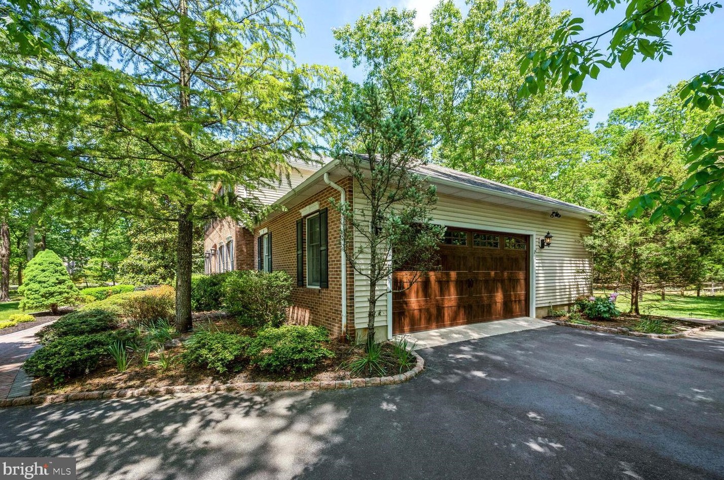 415 Mckendimen Rd, Medford NJ  08055-2000 exterior