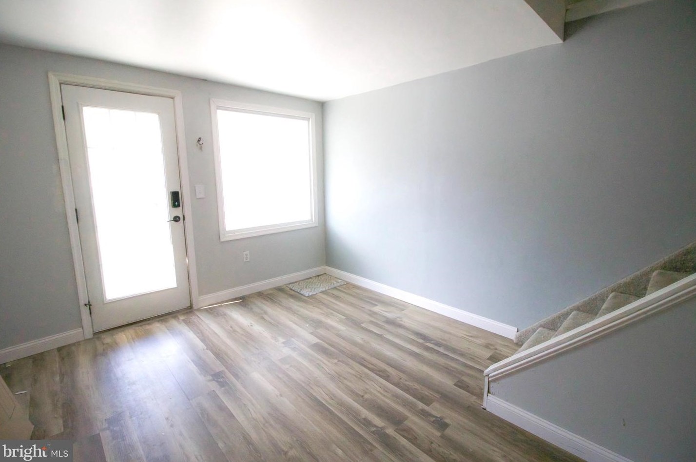 12 Burlington St, Chesterfield, NJ 08505-1706