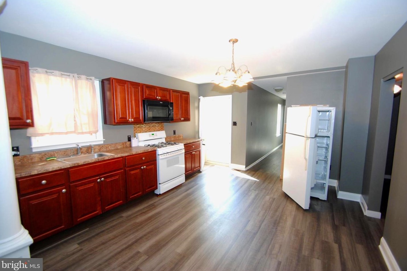 130 E Broad St, Burlington, NJ 08016