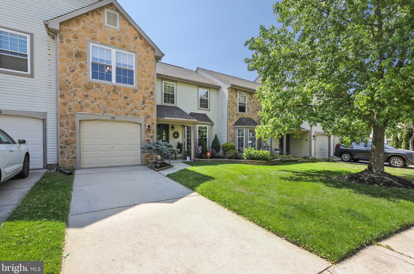 28 Alderton Ln, Mount Laurel, NJ 08054-6219