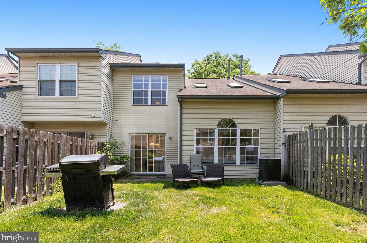 391 Inverness Ct, Mount Laurel NJ  08054-3726 exterior