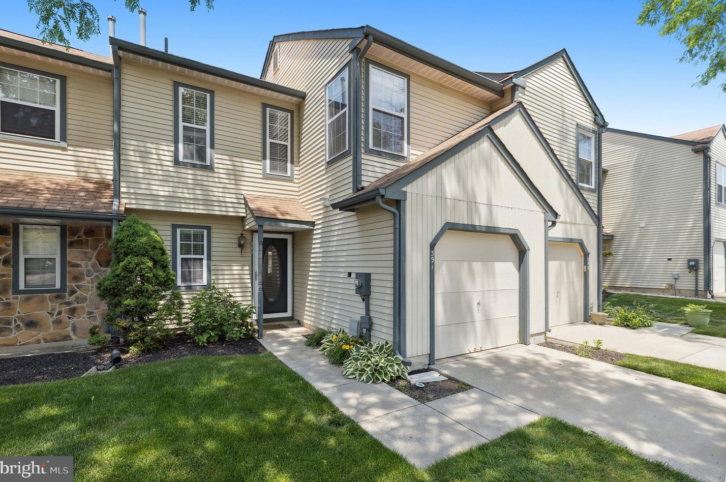 391 Inverness Ct, Mount Laurel, NJ 08054-3726