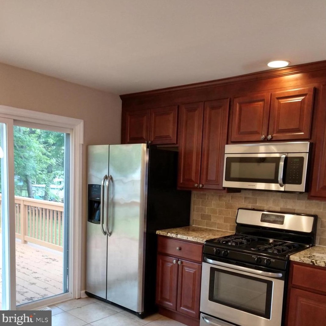 100 Center St, Moorestown, NJ 08057-1204
