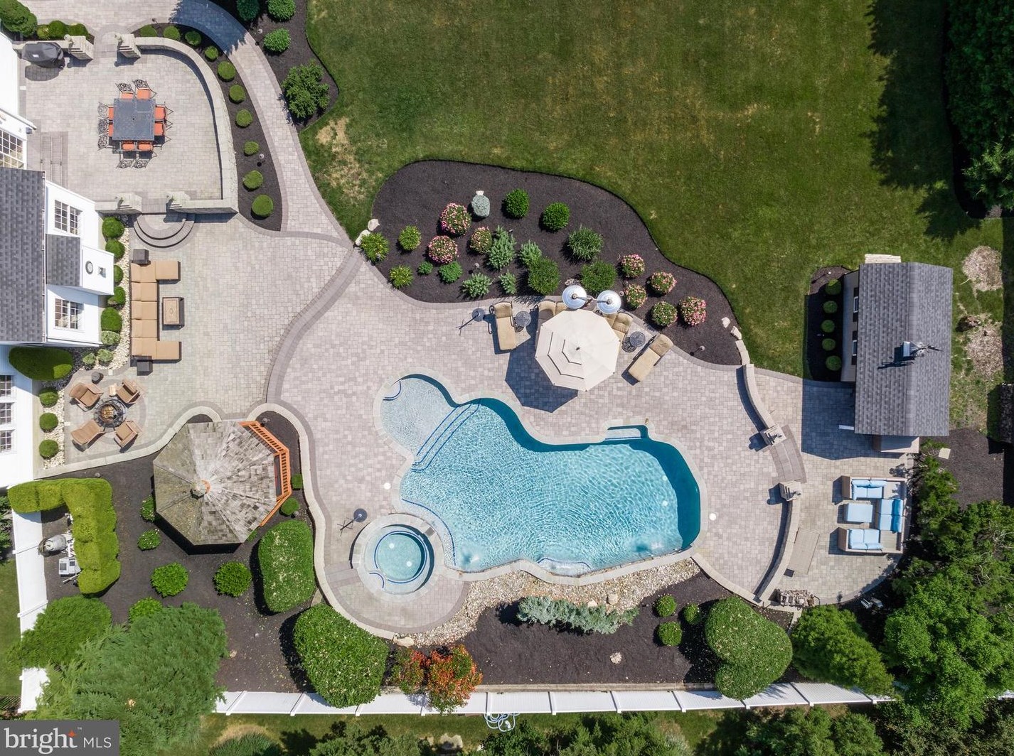 15 Azalea Dr, Lumberton Township, NJ 08048