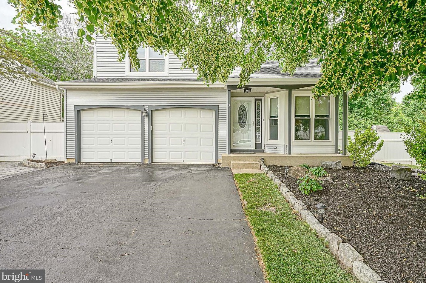 2 Wesley Ln, Burlington, NJ 08016-4248