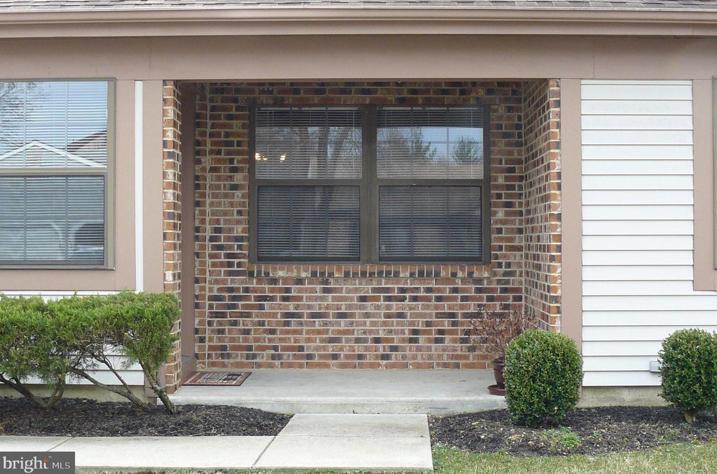 23 Oleander Ct, Mount Laurel, NJ 08054