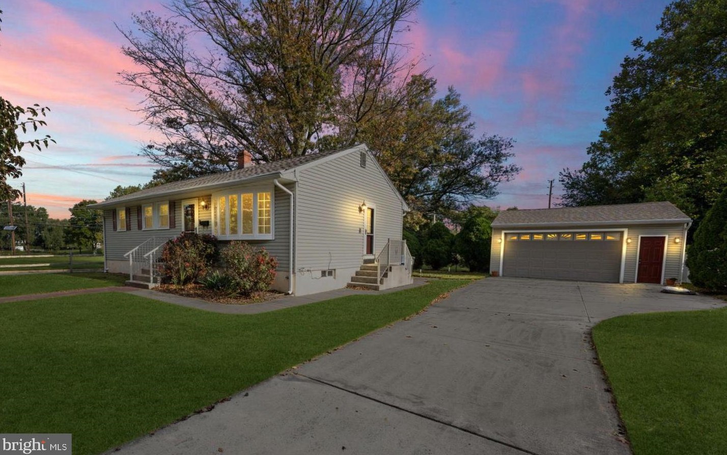 607 Taylor Ave, Burlington, NJ 08016-1233